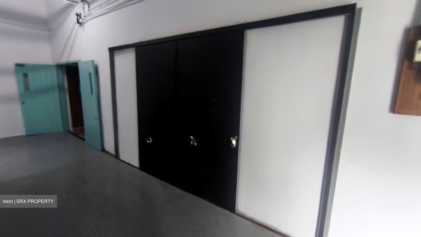 Sin Cheong Building (D20), Factory #560909001